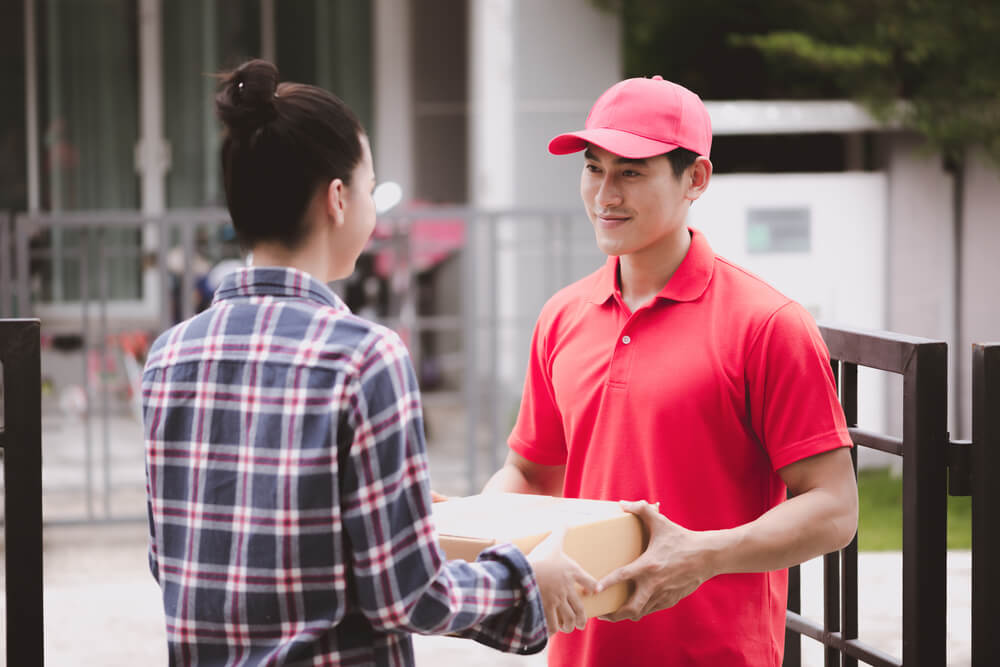 Want to Deliver Packages for Money? Here’s How to Get Started